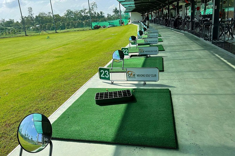 Sân tập golf chui giữa lòng TP Cần Thơ - ảnh 1