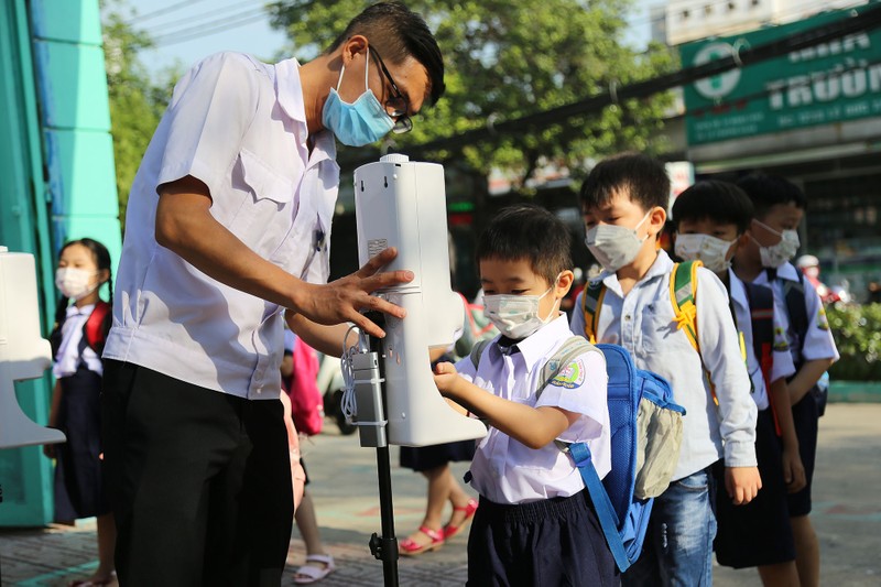 TP.HCM: Hơn 1 triệu học sinh ngày đầu trở lại học trực tiếp  - ảnh 1