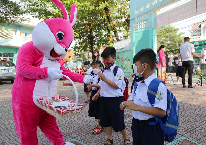 TP.HCM: Hơn 1 triệu học sinh ngày đầu trở lại học trực tiếp  - ảnh 2