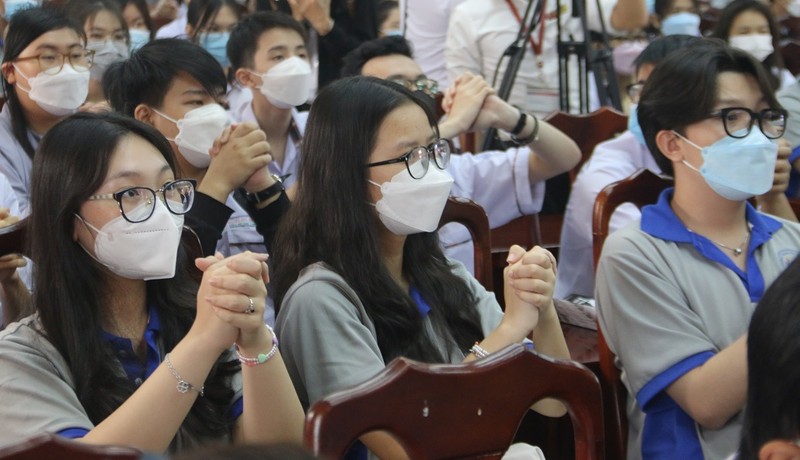 'Khi có suy nghĩ tiêu cực, hãy tìm gặp chuyên gia để sẻ chia' - ảnh 4