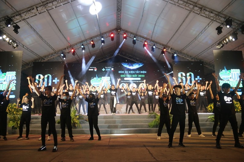 Hoa hậu H’Hen Niê cùng nhiều ca sĩ góp mặt tại đêm sự kiện Giờ trái đất 2022 - ảnh 7