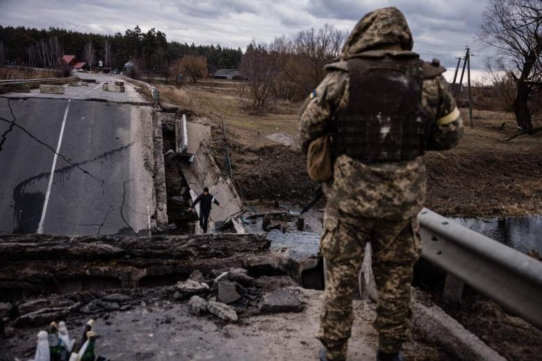 Khủng hoảng tồi tệ hơn, Ukraine cáo buộc Nga dùng chiến thuật 'thời trung cổ' - ảnh 3