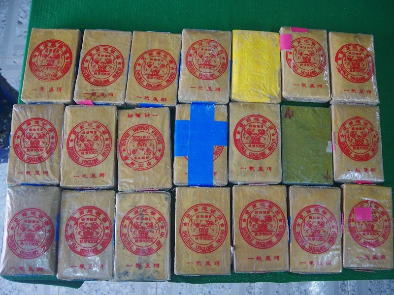 Biên phòng Thừa Thiên-Huế khởi tố 2 vụ ma túy dạt vào bờ biển - ảnh 1