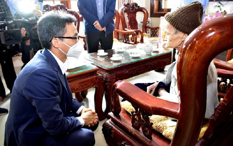 Phó Thủ tướng Vũ Đức Đam thăm và tặng quà Tết tại Thừa Thiên - Huế - ảnh 2