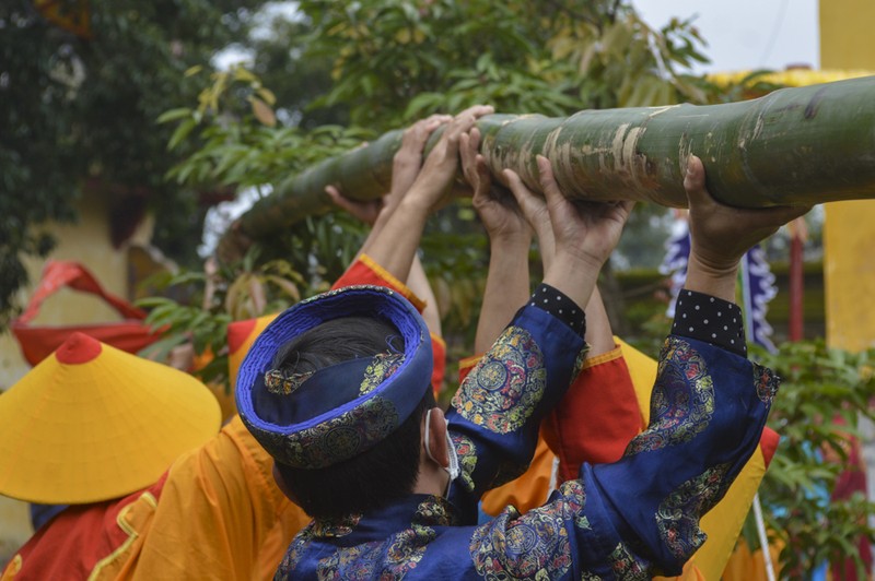 Hạ nêu trong Đại nội Huế báo hiệu kết thúc kỳ nghỉ Tết 2022 - ảnh 7