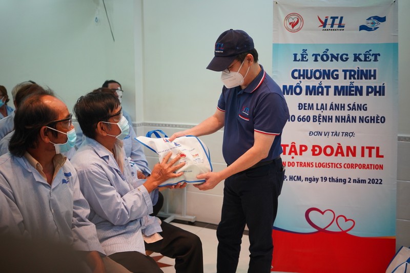 660 bệnh nhân nghèo cả nước được hỗ trợ mổ mắt miễn phí  - ảnh 2