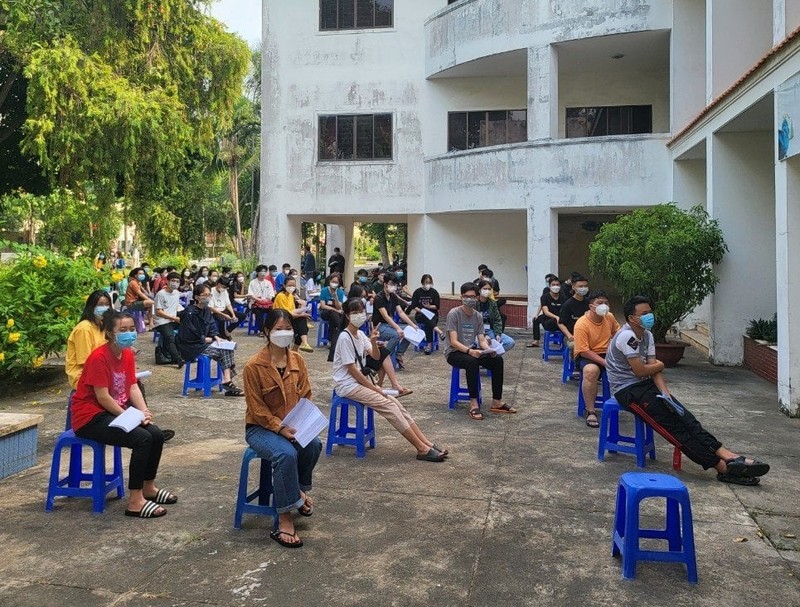 Các trường đại học 'tốc lực' phủ vắc xin COVID-19 cho sinh viên - ảnh 2