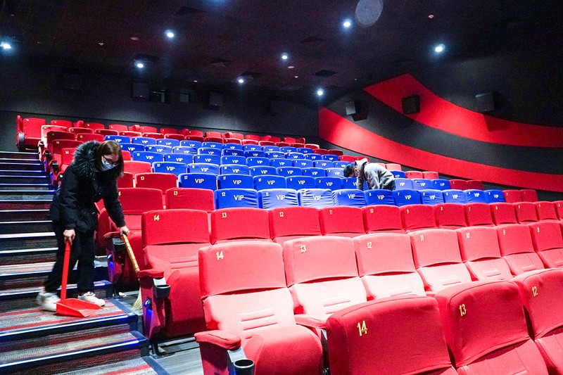 Hà Nội: Rạp chiếu phim tất bật chuẩn bị đón khách sau gần 1 năm đóng cửa - ảnh 7