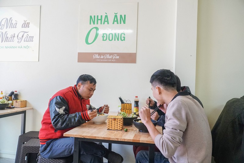 Hà Nội: Những suất cơm chay ấm tình người giữa mùa dịch - ảnh 5