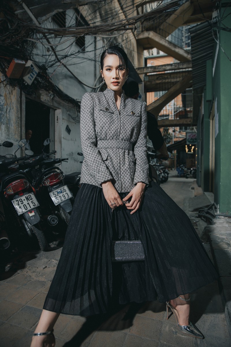 Á hậu Phương Anh sành điệu với loạt váy áo của Lê Thanh Hòa - ảnh 2