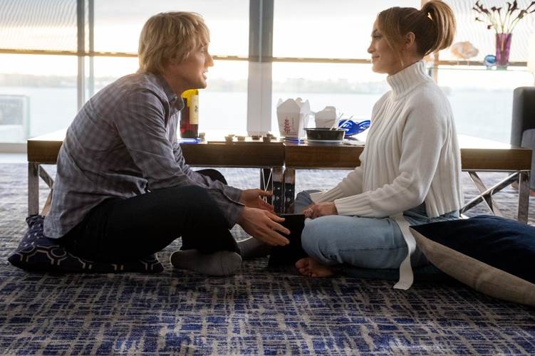 Jennifer Lopez và Owen Wilson đôi đũa lệch hoàn hảo của Marry Me - ảnh 1