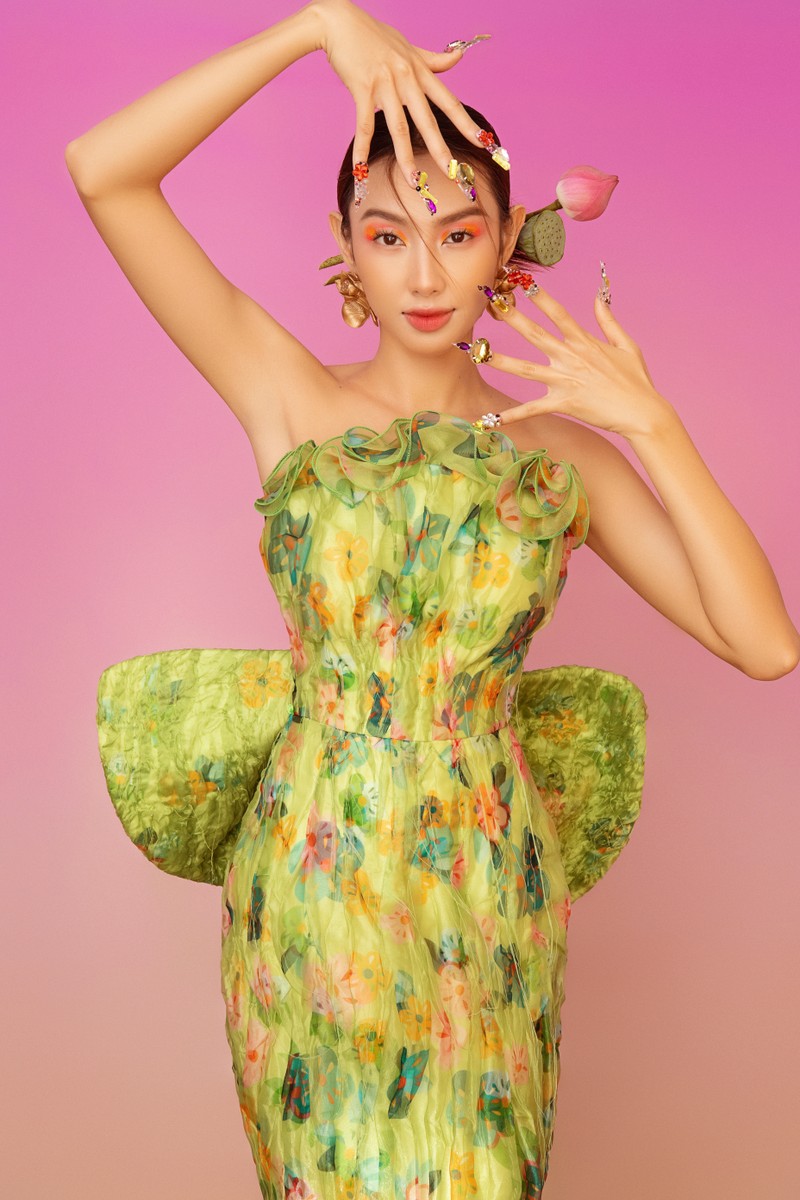 Hoa hậu Thùy Tiên đẹp chuẩn Á Đông trong bộ ảnh Tết - ảnh 8