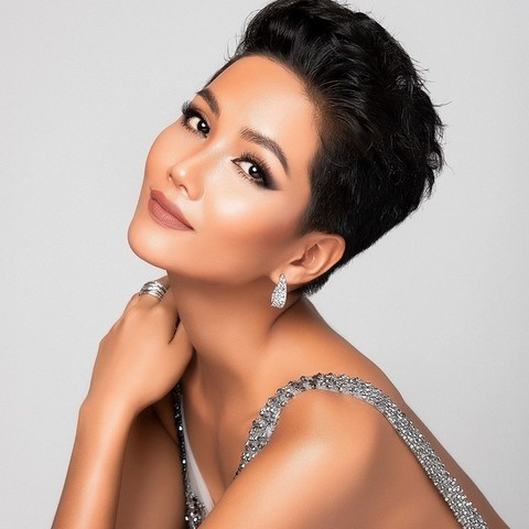 Siêu mẫu Hà Anh là giám khảo cuối cùng của Hoa hậu Hoàn vũ Việt Nam 2022 - ảnh 3