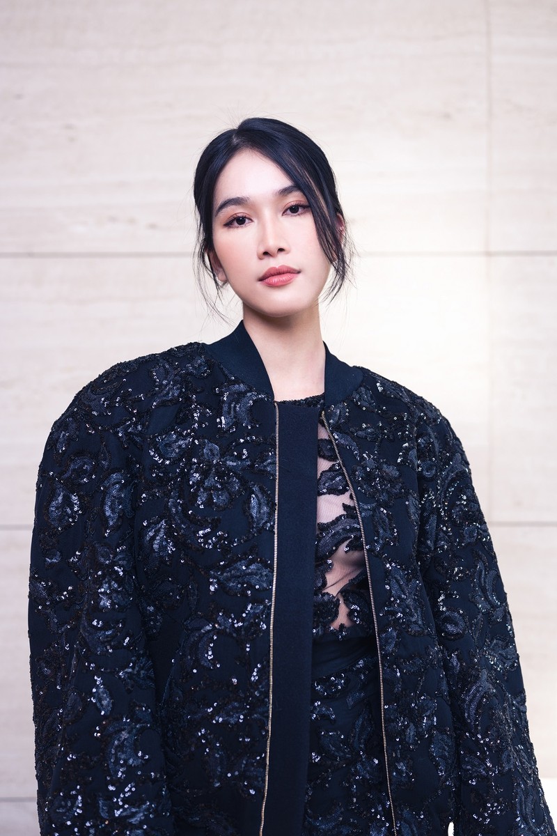 Lương Thuỳ Linh và Phương Anh diện những thiết kế mới nhất từ nhà mốt Elie Saab - ảnh 12