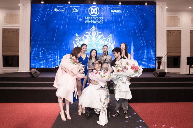 Chuyên gia đào tạo Hoa hậu Anjo Santos bất ngờ đến Miss World Vietnam 2022  - ảnh 2