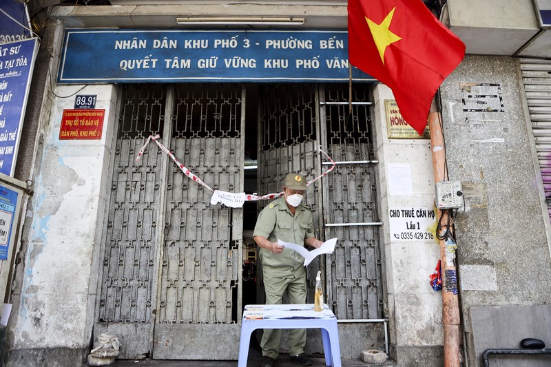 Chung cư Nguyễn Du ở quận 1, TP.HCM gỡ phong tỏa sau 6 tiếng - ảnh 2
