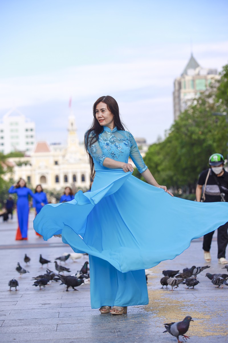 Hoa hậu H’Hen Niê, Á Hậu Kim Duyên cùng 2.000 người diễu hành tại lễ hội áo dài - ảnh 8