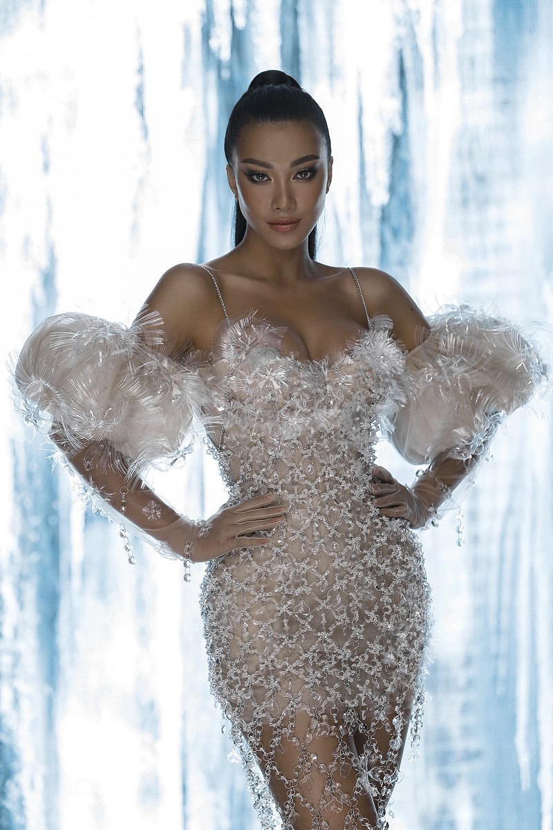 Ngỡ ngàng trang phục làm từ… rác cùng Kim Duyên đến Miss Universe 2021  - ảnh 3