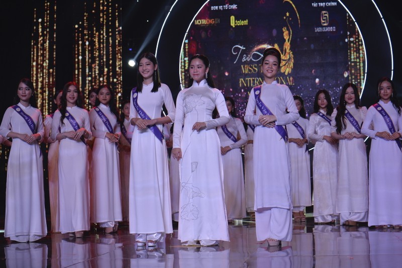 Nữ sinh 16 tuổi đăng quang 'Miss Teen International Việt Nam 2021' là ai? - ảnh 19