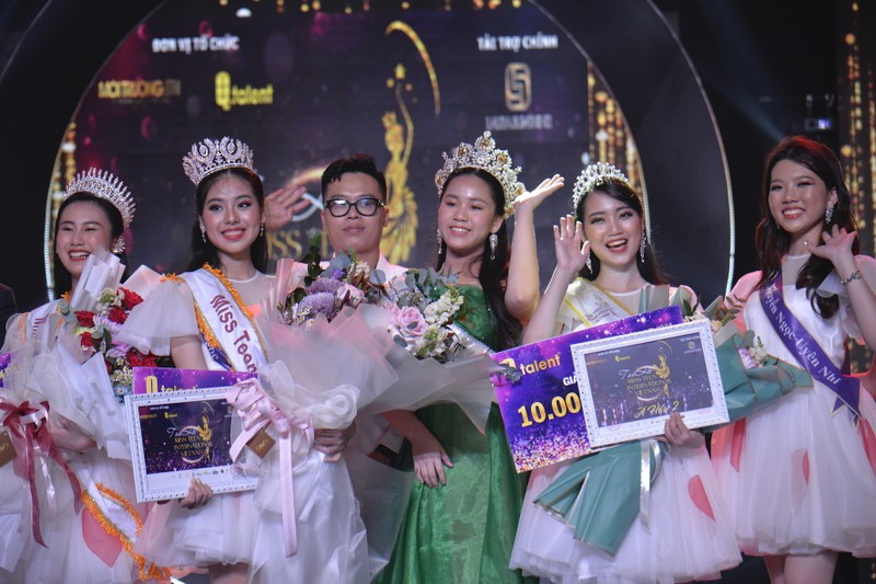 Nữ sinh 16 tuổi đăng quang 'Miss Teen International Việt Nam 2021' là ai? - ảnh 21