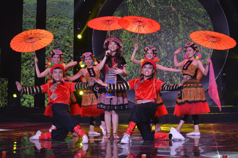 Nữ sinh 16 tuổi đăng quang 'Miss Teen International Việt Nam 2021' là ai? - ảnh 17