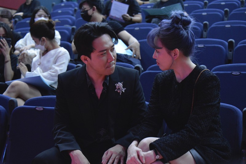 Loạt biểu cảm hài hước, cực dễ thương của vợ chồng Trấn Thành, Hari Won - ảnh 6