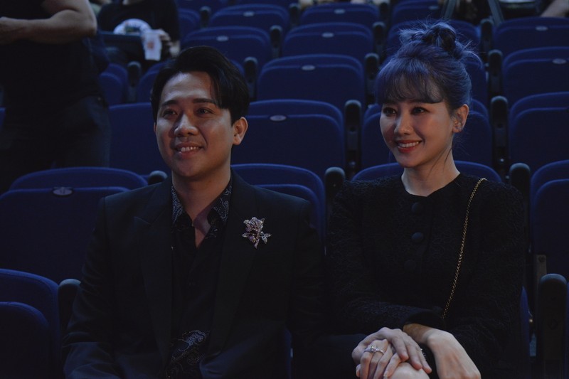 Loạt biểu cảm hài hước, cực dễ thương của vợ chồng Trấn Thành, Hari Won - ảnh 10