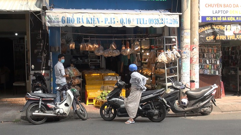 Thêm thủ đoạn lừa mới: Đi lấy giúp quần áo ở tiệm giặt ủi - ảnh 1