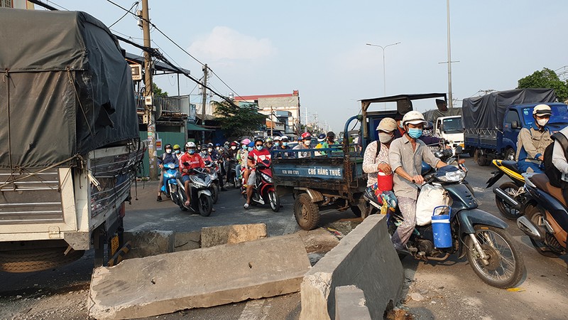 Tài xế kể vụ xe mất phanh: 'Lúc đèn đỏ thì không biết chuyện gì xảy ra' - ảnh 3