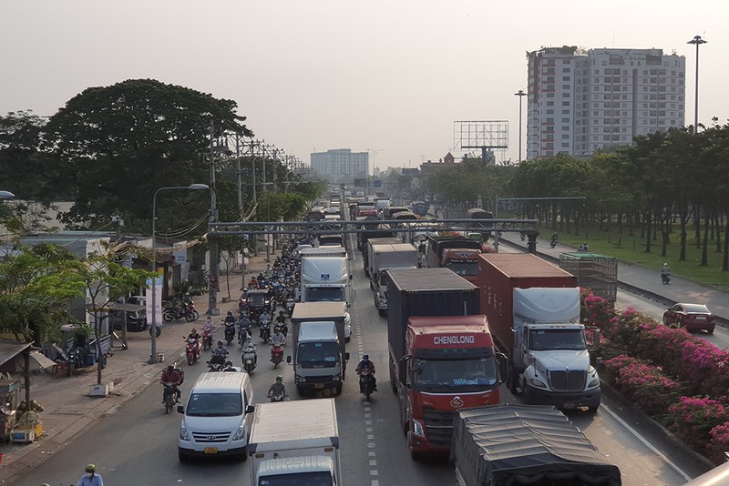 Tài xế kể vụ xe mất phanh: 'Lúc đèn đỏ thì không biết chuyện gì xảy ra' - ảnh 8