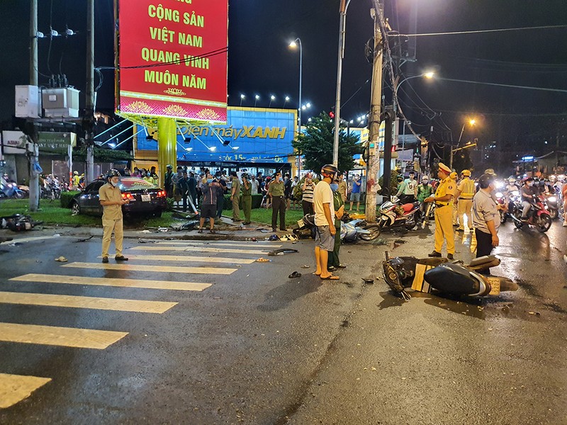 Tìm chủ xe Click liên quan vụ ‘ô tô điên’ gây tai nạn liên hoàn ở Bình Thạnh - ảnh 1