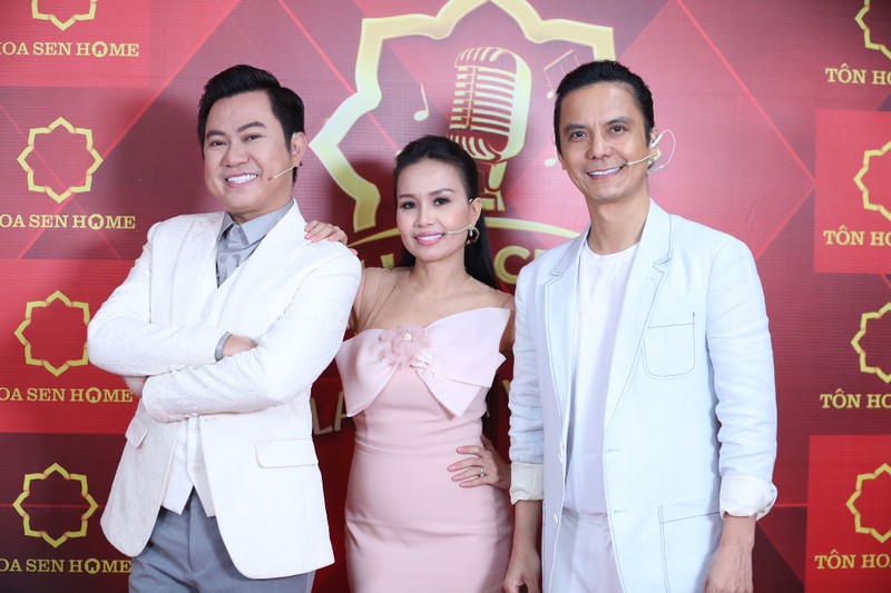 MC Quyền Linh khoe giọng hát 'khủng' trên sân khấu Hát cho ngày mai - ảnh 2