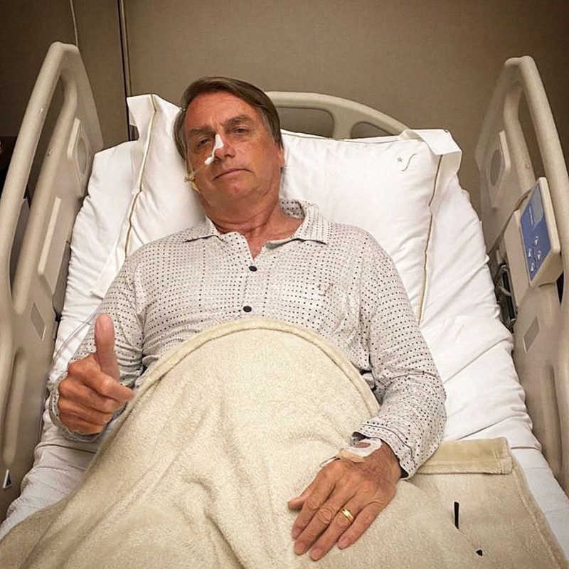 Tổng thống Brazil nhập viện vì biến chứng từ vết thương bị đâm 3 năm trước - ảnh 1