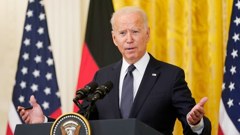 Ông Biden sẽ ra lệnh cấm thương mại, đầu tư với 2 khu vực mà Nga vừa công nhận - ảnh 1