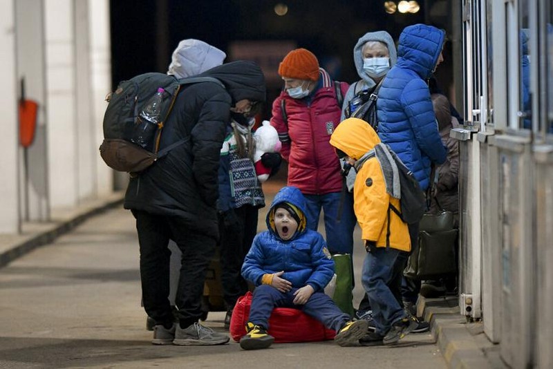 Ủy ban châu Âu: Hơn 300.000 người tị nạn từ Ukraine đã đến EU - ảnh 2