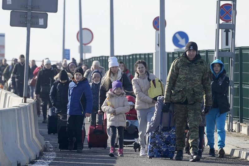 Ủy ban châu Âu: Hơn 300.000 người tị nạn từ Ukraine đã đến EU - ảnh 1