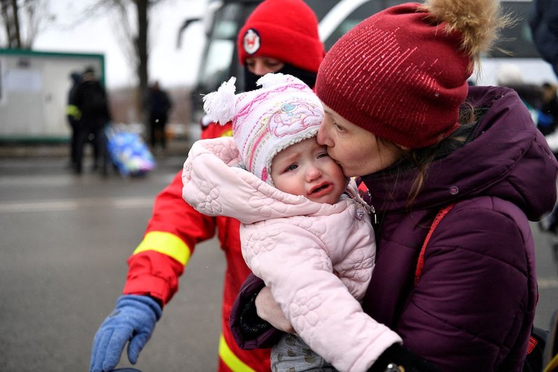 Liên Hợp Quốc: Hơn 1,7 triệu người Ukraine đã chạy sang Trung Âu lánh nạn - ảnh 2