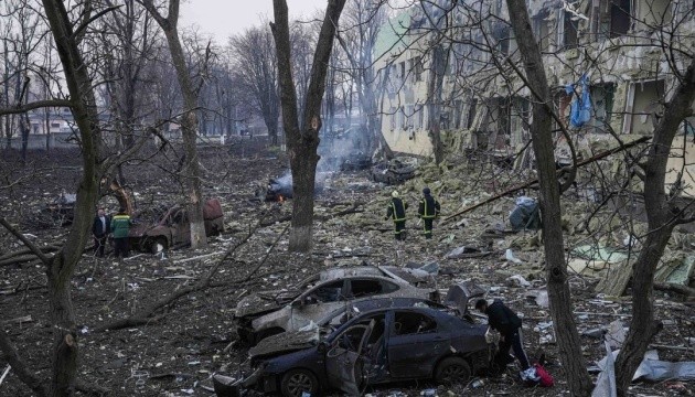 Ukrinform: Bộ Nội vụ Ukraine báo động tình cảnh nguy hiểm của người dân Mariupol - ảnh 1