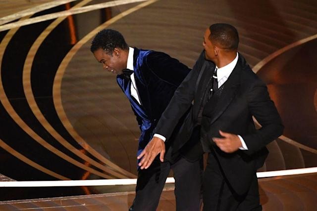 Will Smith xin lỗi Chris Rock, Viện Hàn lâm lên án và điều tra vụ việc - ảnh 2