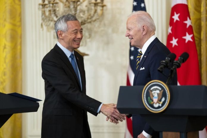 Ông Lý Hiển Long gặp ông Biden tại Nhà Trắng, bàn về quan hệ giữa Mỹ và châu Á - ảnh 1