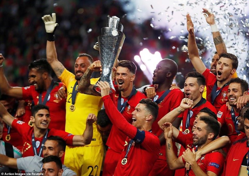 Ronaldo và Bồ Đào Nha lên đỉnh châu Âu - ảnh 5