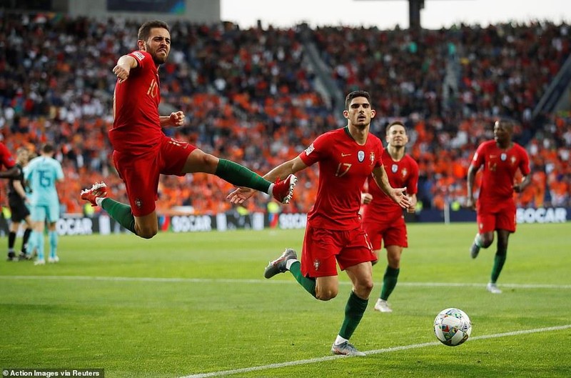 Ronaldo và Bồ Đào Nha lên đỉnh châu Âu - ảnh 3