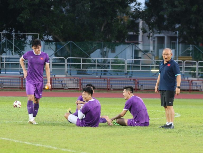 Văn Thanh đá hỏng 11m, Việt Nam bỏ lỡ cơ hội lên ngôi đầu AFF Cup - ảnh 15