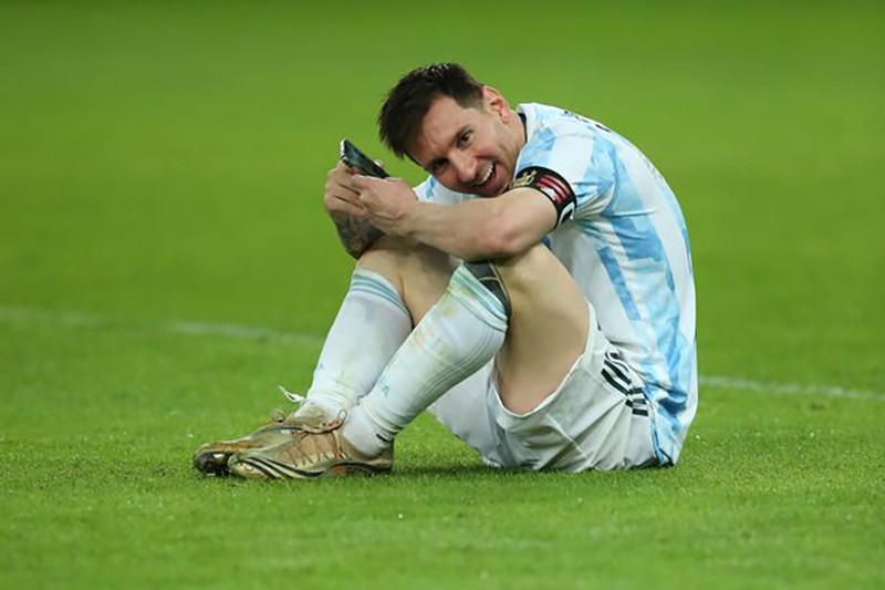 Messi gọi huyền thoại Liverpool là ‘con lừa’ - ảnh 5