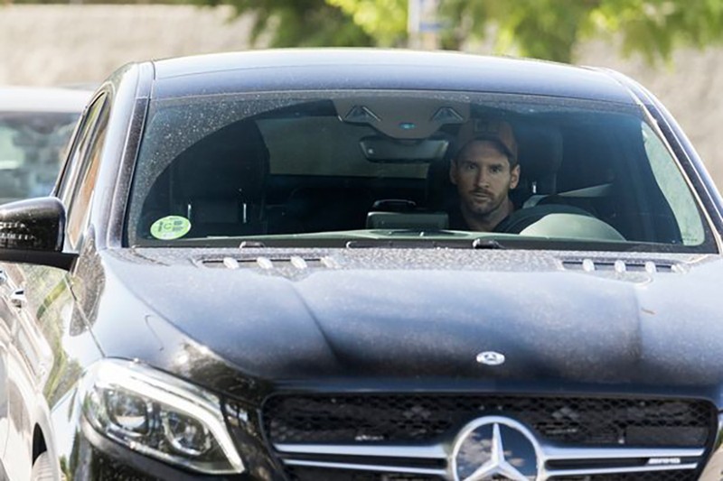 Messi trở lại Barcelona, khuyên Xavi không được mua cầu thủ PSG - ảnh 2