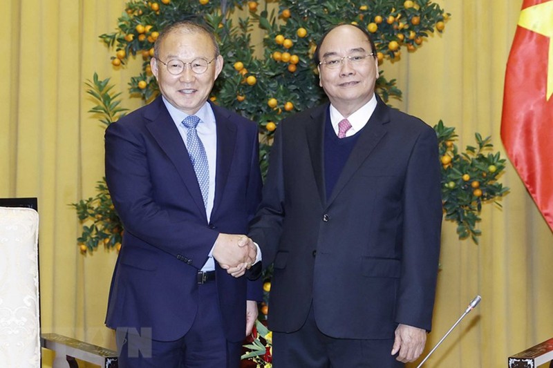 Chủ tịch nước đề nghị khen thưởng thầy Park, HLV Chung và tuyển VN - ảnh 3
