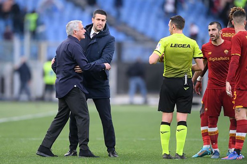 AS Roma bị điều tra vì Mourinho - ảnh 4