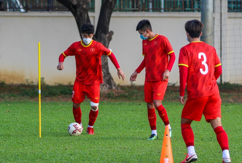 Tuyển thủ U-23 Việt Nam đi đường bộ sang Campuchia để kịp đấu Thái Lan - ảnh 4