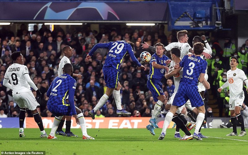 Chelsea ‘đặt một chân’ vào tứ kết Champions League, Juventus hòa - ảnh 2