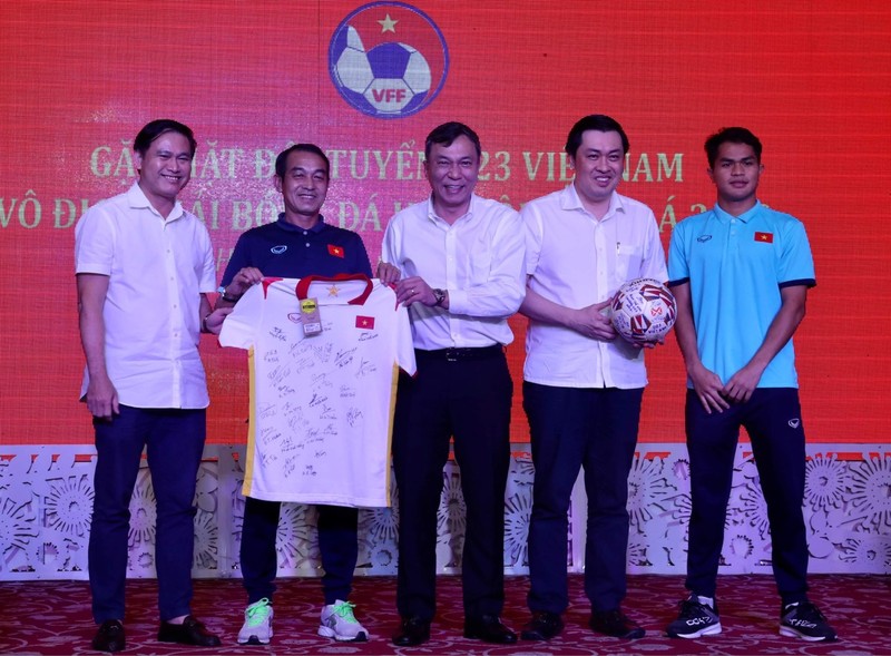 Quyền Chủ tịch VFF chỉ đạo giải ngân cấp tốc tiền thưởng cho U-23 Việt Nam - ảnh 12